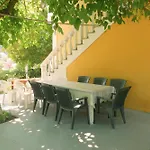 Vania Gardenos *