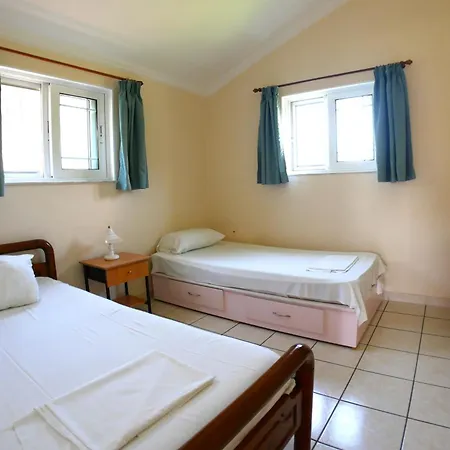 Vania Gardenos Sea View Vitaládes