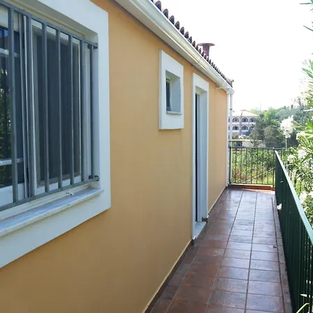 Vania Gardenos Apartman *