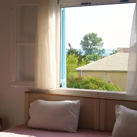 Vania Gardenos Sea View Vitaládes