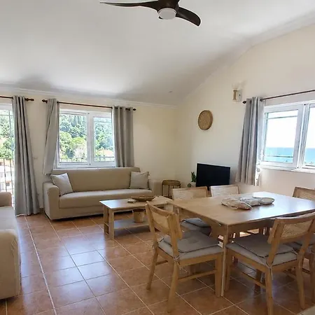 Vania Gardenos Sea View Vitaládes