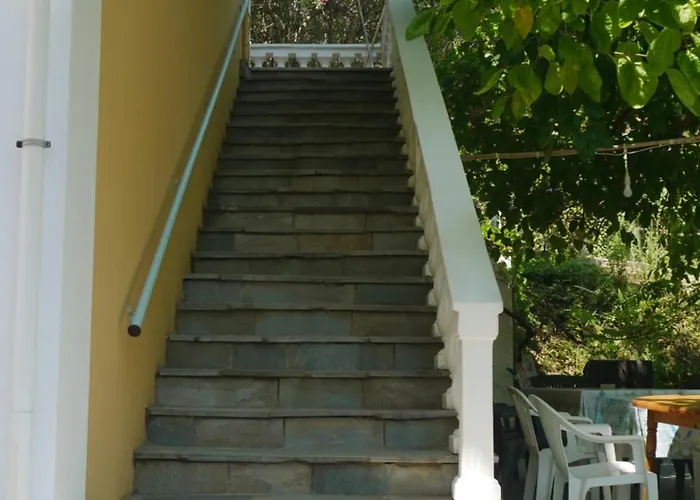 Vania Gardenos Apartman Vitaládesz