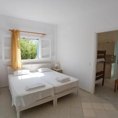 Vania Gardenos Sea View شقة