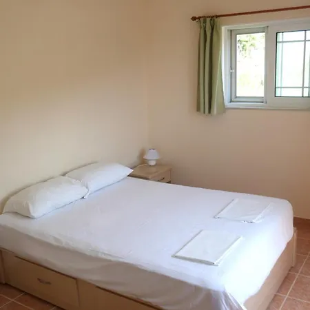 Vania Gardenos * Виталадес