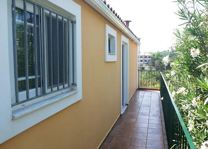 Vania Gardenos Appartement *